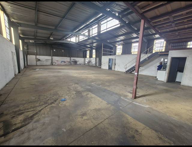 9,000M² WAREHOUSE FOR SALE IN DENVER